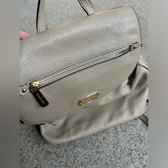 Tan Michael Kors mini backpack - Picture 5 of 13